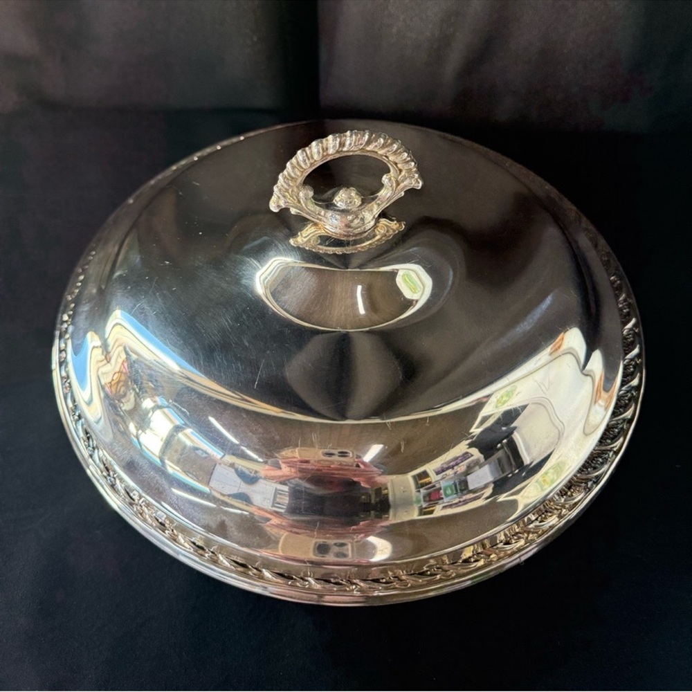 International Silver Co Covered Serving Bowl 10” Silverplate Ornate‎ Lid